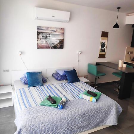 Relax&Dream Apartment Long Beach Agios Georgios  外观 照片